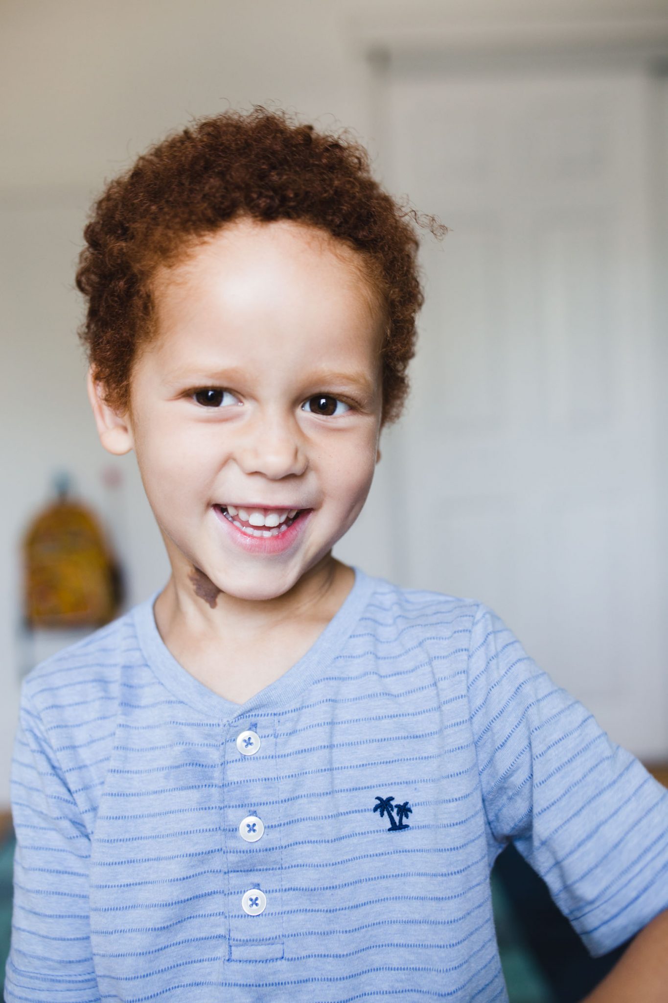 relaxed family photographer