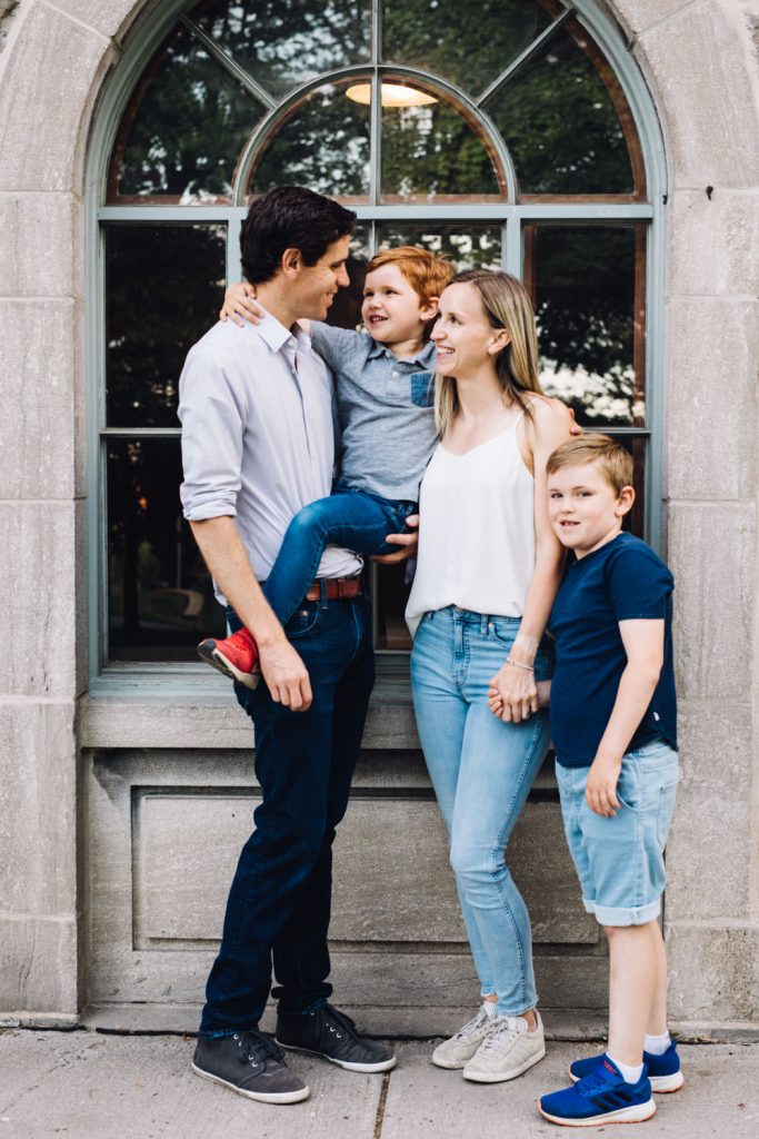 Photographie familiale en extérieur