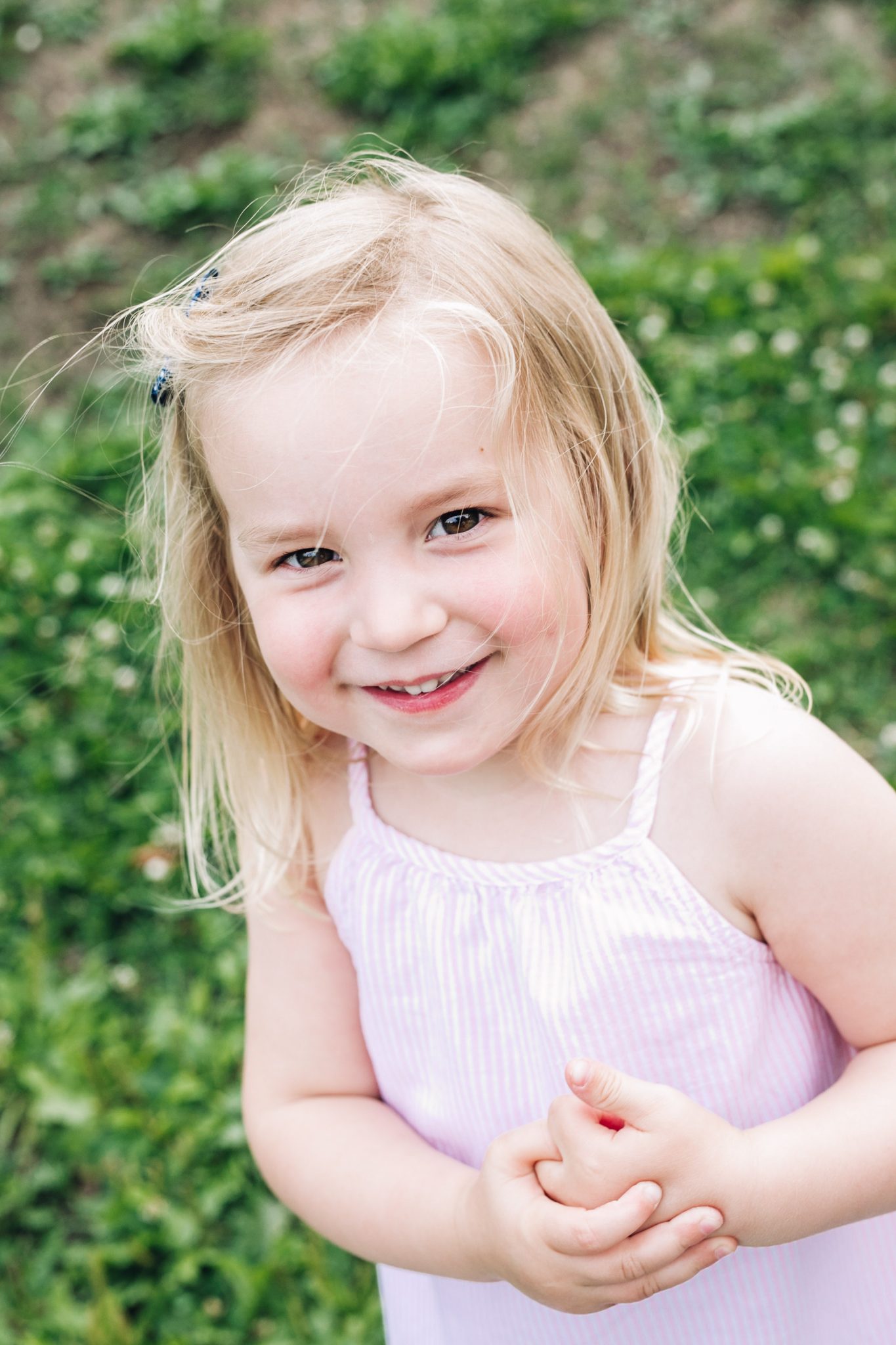 What's the Best Time of Day for an Outdoor Family Photoshoot